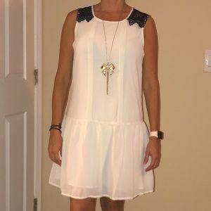 Off white/beige dress